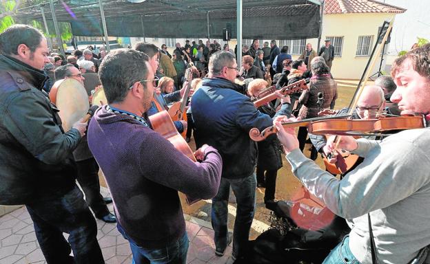 Prórroga navideña en la pedanía de Río
