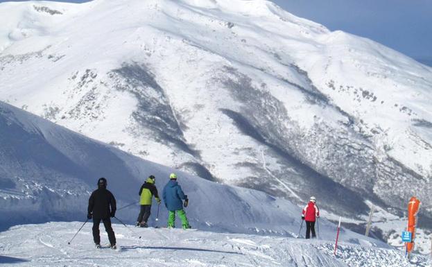 El viento arruina el mejor momento de Alto Campoo