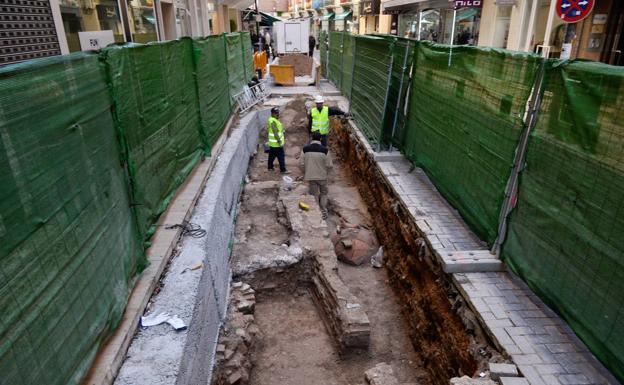 Ortiz a Huermur: «No os preocupéis, la excavación la supervisa arqueólogos que saben más de patrimonio que vosotros»