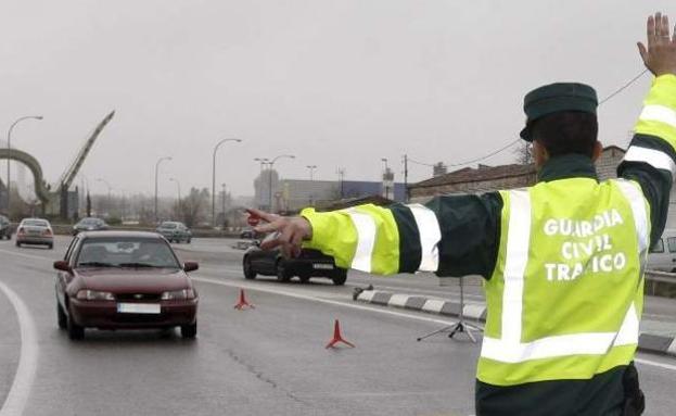 ITV, ruedas, luces, parabrisas...: el control que te puedes encontrar esta semana si coges el coche