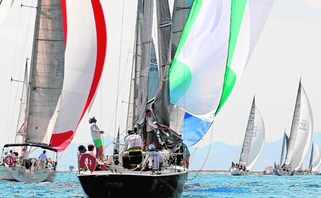 La primera prueba del Circuito Mar Menor cuenta con 34 barcos