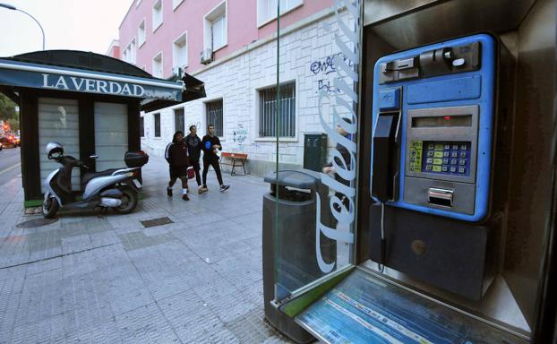 ¿Van a desaparecer las cabinas de la región?