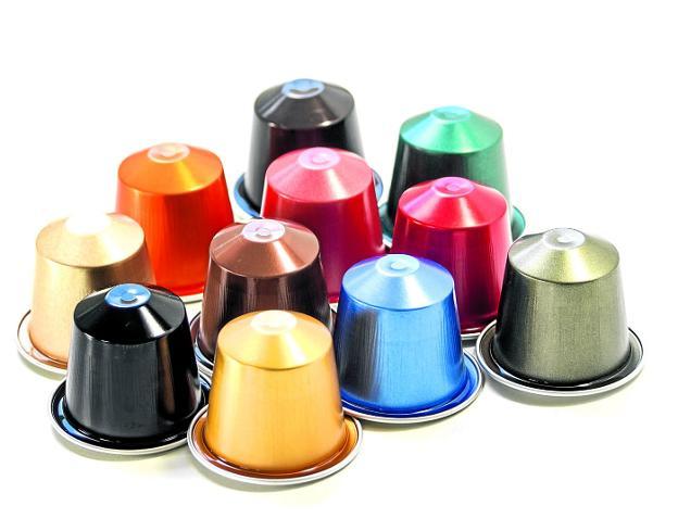 Cápsulas, pajitas, mecheros... el grave problema del plástico que lo contamina todo