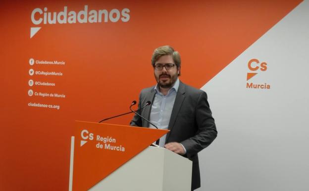 Cs estudiará la moción de censura si el PP no aparta de su cargo a Roque Ortiz