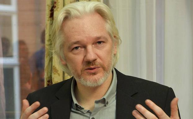 Un chequeo advierte de que la reclusión de Assange es peligrosa para su salud