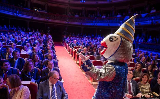 «El pito es la banda sonora de la primavera»