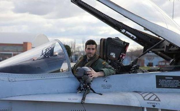 El teniente de origen murciano que se estrelló con un F-18 «voló presionado»