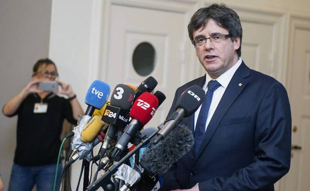 El TC debate hoy si admite a trámite el recurso del Gobierno a la investidura de Puigdemont