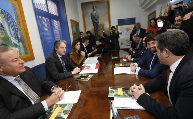 De la Serna anuncia una ampliación del soterramiento del AVE a su paso por Alcantarilla