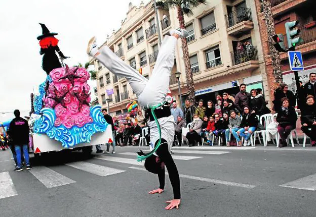 Llano de Brujas promueve la tolerancia en su carnaval