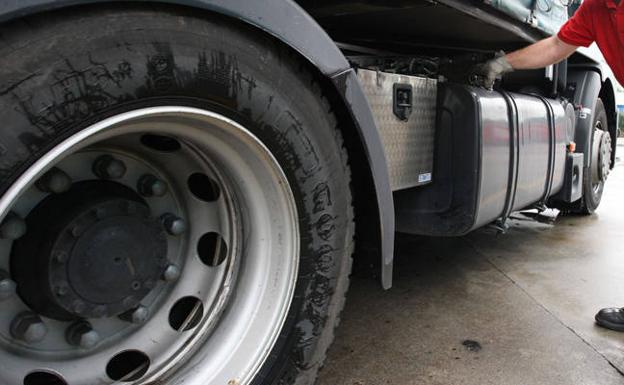 Una operación contra la falsificación de cursos de transportistas salpica a la Región