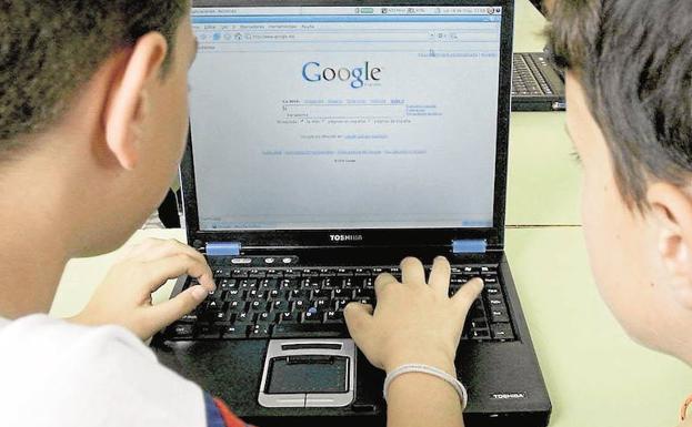 El proyecto 'Escuelas Conectadas' llevará la banda ancha a todos los centros de la Región