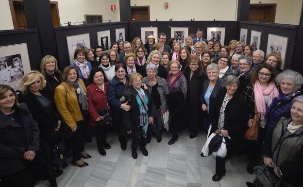 Una muestra fotográfica retrata a mujeres relevantes de ayer y hoy en la Región