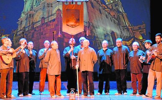 300 bailarines llenan el Teatro Guerra en la gala Francisco Salzillo