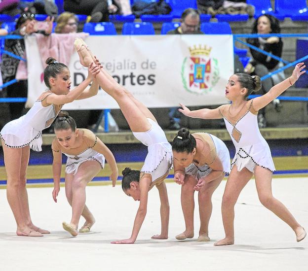 Mil gimnastas llenan de magia y sueños el pabellón Central