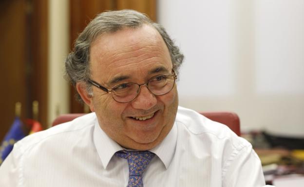 El rector se va, y todos felices