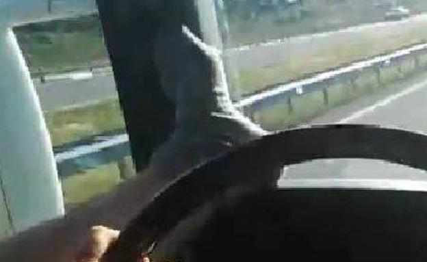 Un camionero se graba conduciendo temerariamente y lo sube a las redes