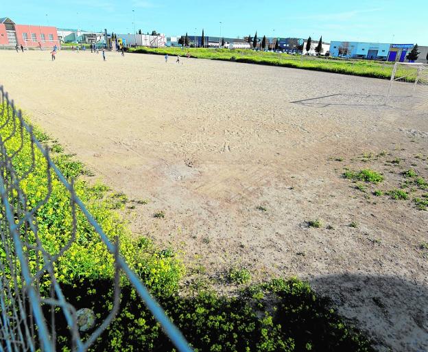 El nuevo campo de césped de La Palma costará 400.000 euros y se estrenará en septiembre