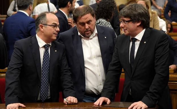 Puigdemont y los otro cinco políticos huidos de la justicia