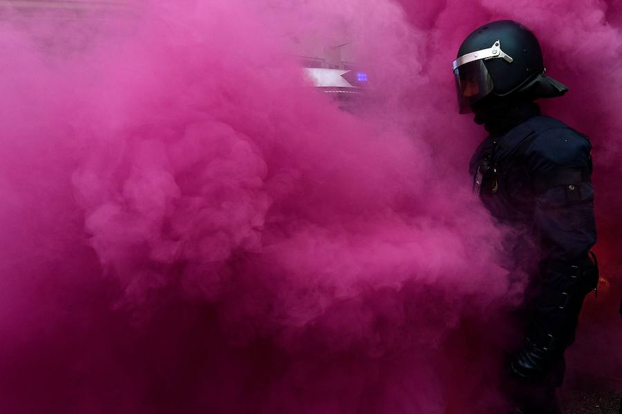 Tensión en Barcelona entre manifestantes independentistas y los Mossos