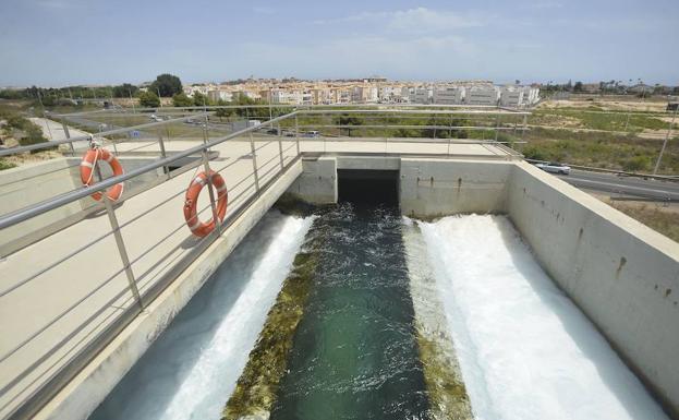 La Comunidad destaca que la inversión en la desaladora de Torrevieja «supone un gran alivio»