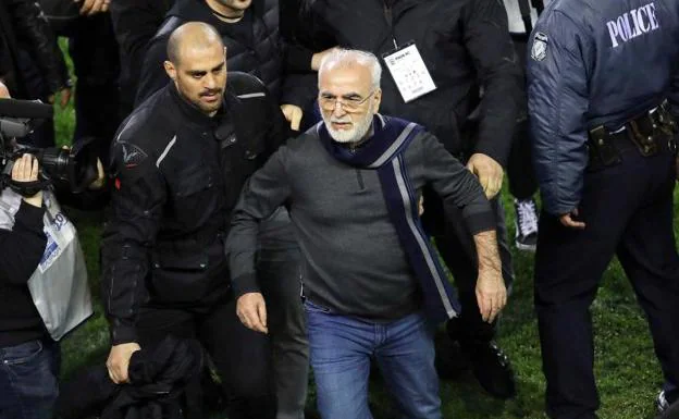 Tres años sin acceso a los estadios para el presidente ‘pistolero’ del PAOK