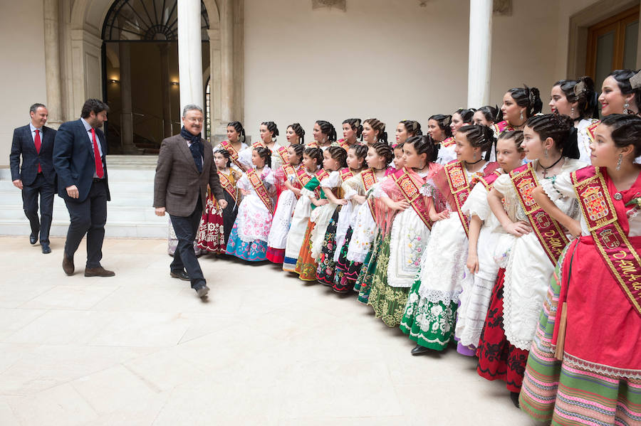 López Miras recibe en San Esteban a las reinas de la huerta y a sus damas