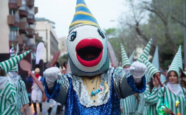 La sardina viaja en barca de remos