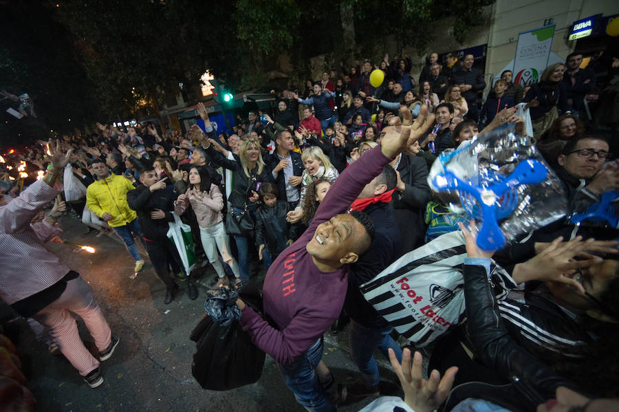 Lluvia de sensaciones en el desfile del Entierro