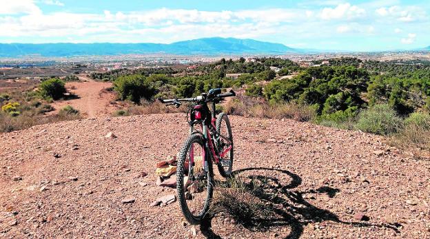 Ruta por el Cordel de los Valencianos para celebrar el Día de la Bicicleta