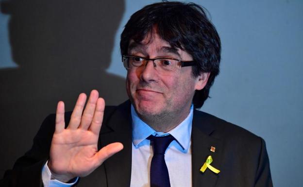 La CUP se reúne con Puigdemont en Berlín y le traslada apoyo a su investidura