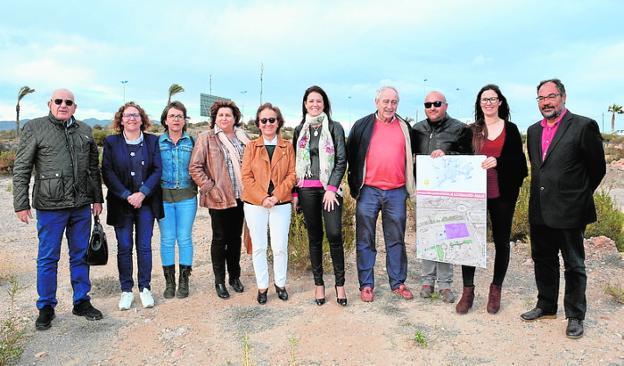 Visita a los terrenos del futuro hospital