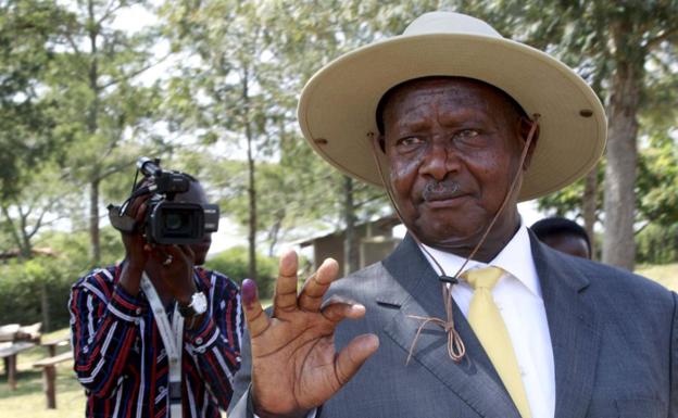 El presidente que quiere prohibir el sexo oral en su país porque «la boca es para comer»