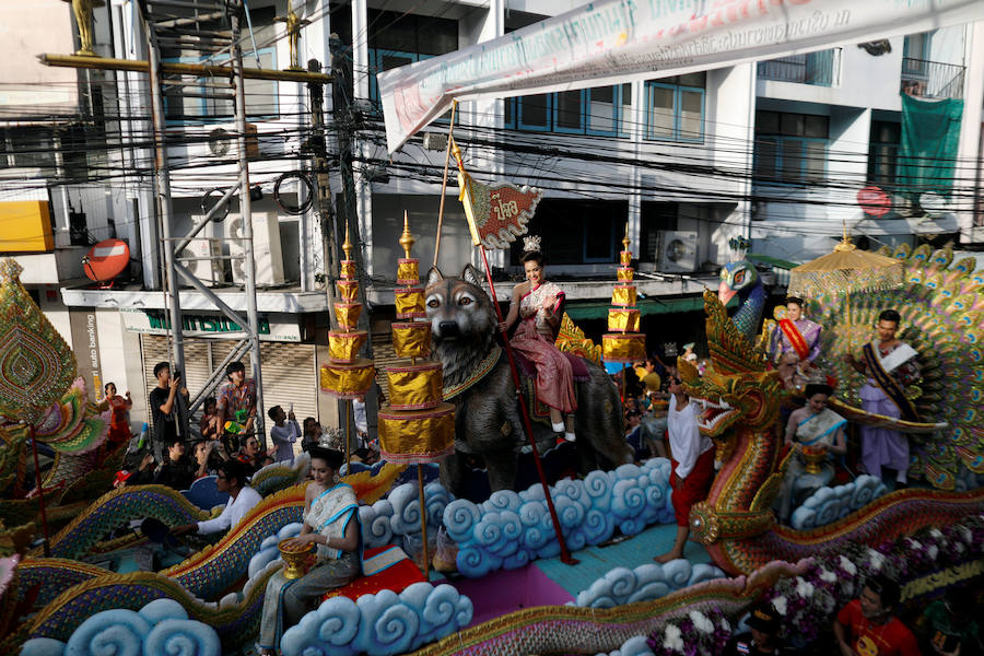 Bangkok se empapa para celebrar el Año Nuevo