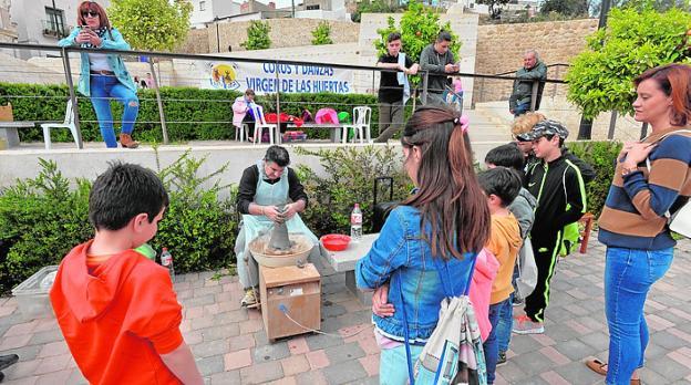 El certamen del 'Tío Pillo' enseña a los más pequeños la artesanía tradicional