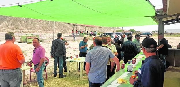 Los cazadores de El Jabalí reeligen a Martínez Ruiz