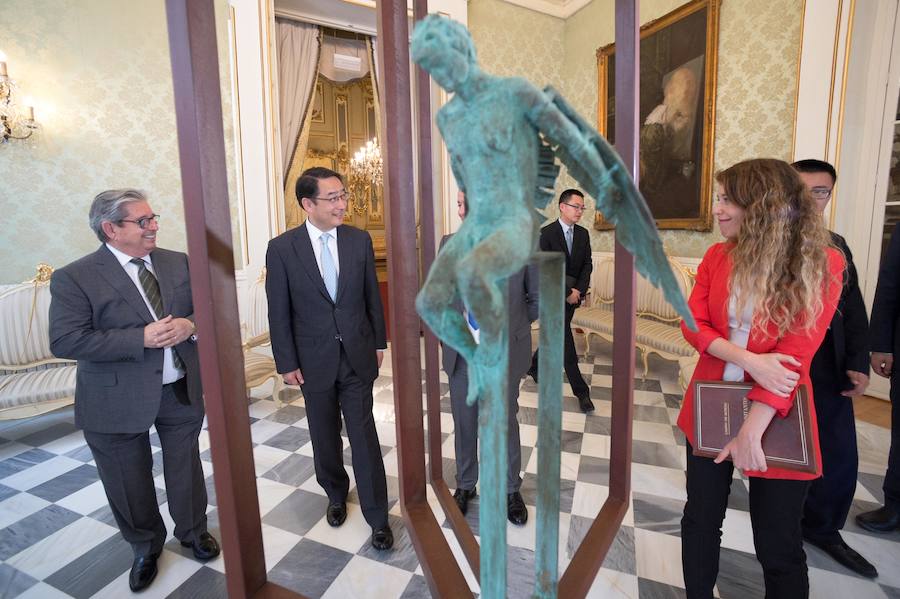 China quiere aumentar las exportaciones murcianas de fruta de hueso