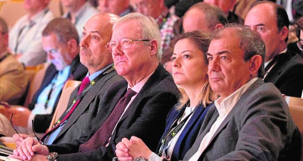 Valcárcel afirma que hasta pasados siete años no supo lo que costaría la desaladora