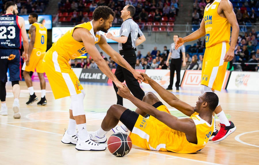 Al UCAM le quitan el derecho a ganar en Vitoria y cae ante Baskonia (87-85)
