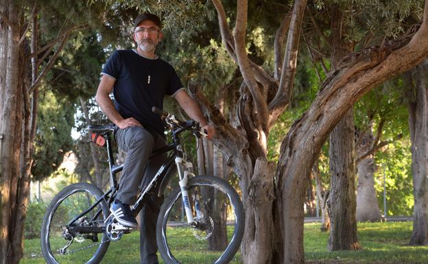 Juan F. Cerezo: «El turismo de masas lo contamina todo, le quita mucho encanto al viaje»