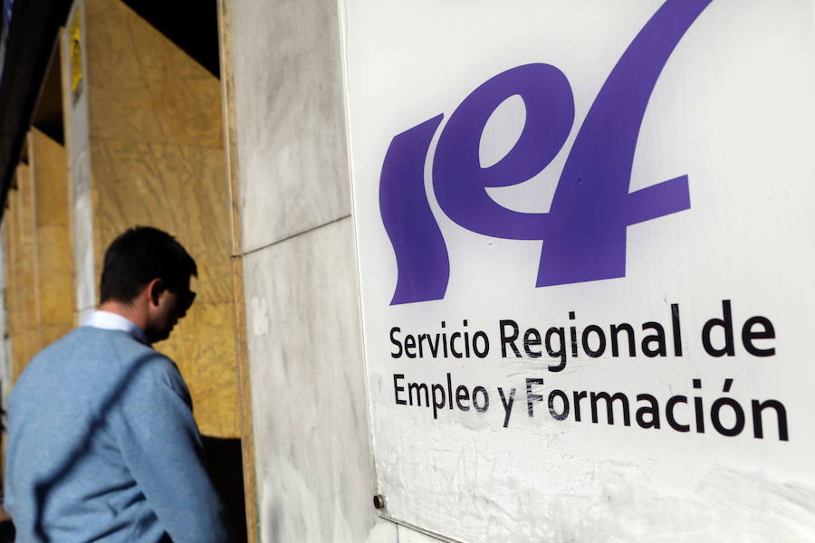 3.622 parados menos en la Región de Murcia en el mes de abril