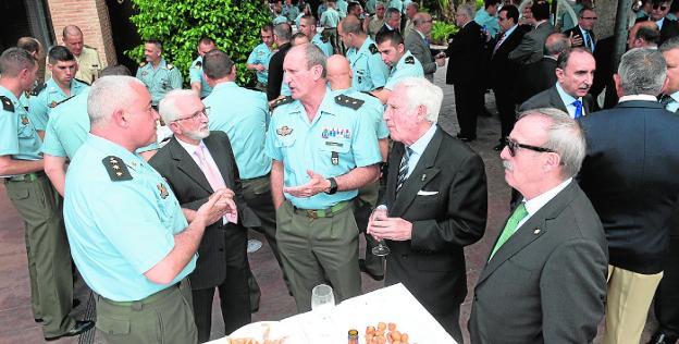 La Cofradía de Jesús honra a los paracaidistas