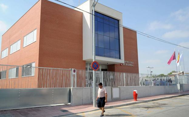 Detenido en Sangonera por amenazar a sus padres y a su expareja, a la que persiguió con una escopeta