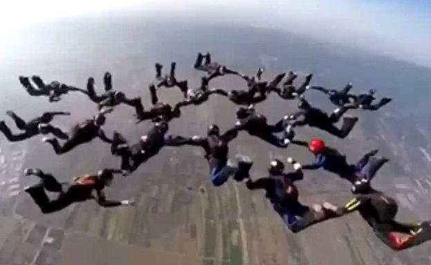 A por el récord de España de salto al vacío con una «superestrella» en Alcantarilla