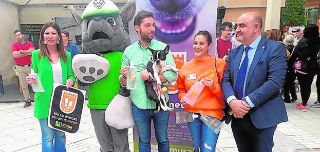 Campaña para eliminar el orín de las mascotas