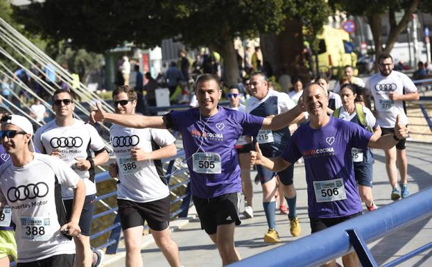 Equilabo, ElPozo y Decathlon se suben a lo más alto en la I Carrera de Empresas en Murcia