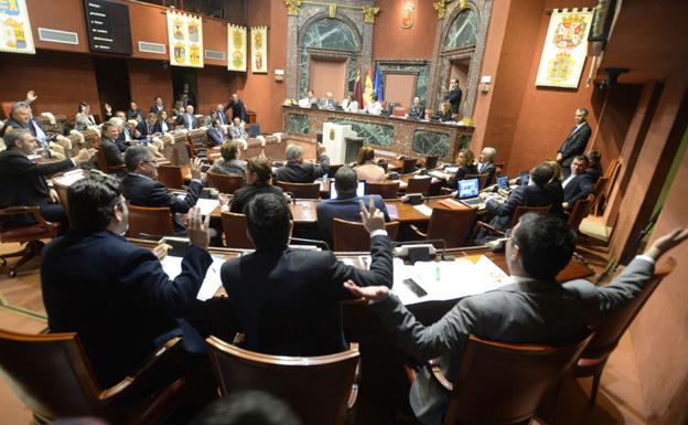 Estas son las hipotecas de los diputados de la Asamblea de la Región de Murcia