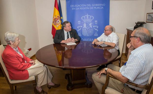 Vecinos de Calblanque piden libertad de accesos para pasar la noche en sus casas del parque