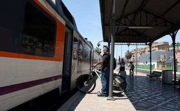 El Gobierno regional asegura tener el compromiso de Renfe para mejorar los cercanías