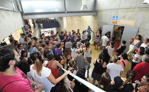 Educación sacará unas 1.000 plazas de maestro en la oposición del próximo año